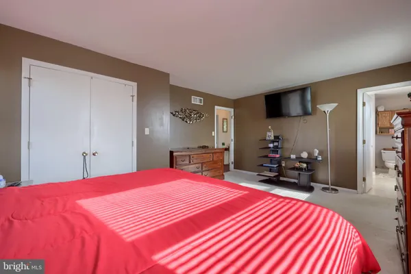$385,999 | 2001 Parkview Drive, Red Lion, PA 17356