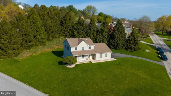 $385,999 | 2001 Parkview Drive, Red Lion, PA 17356
