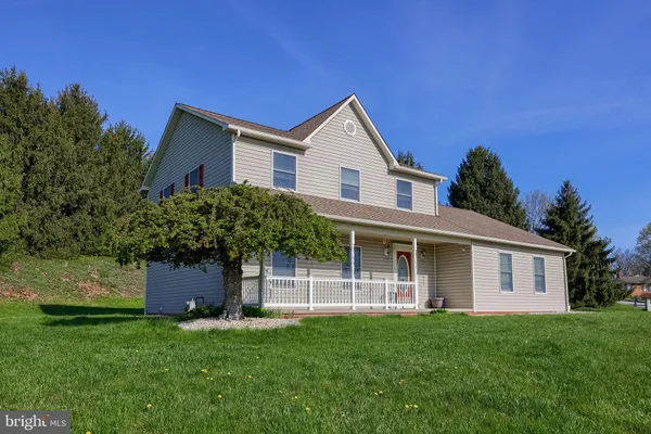 $385,999 | 2001 Parkview Drive, Red Lion, PA 17356