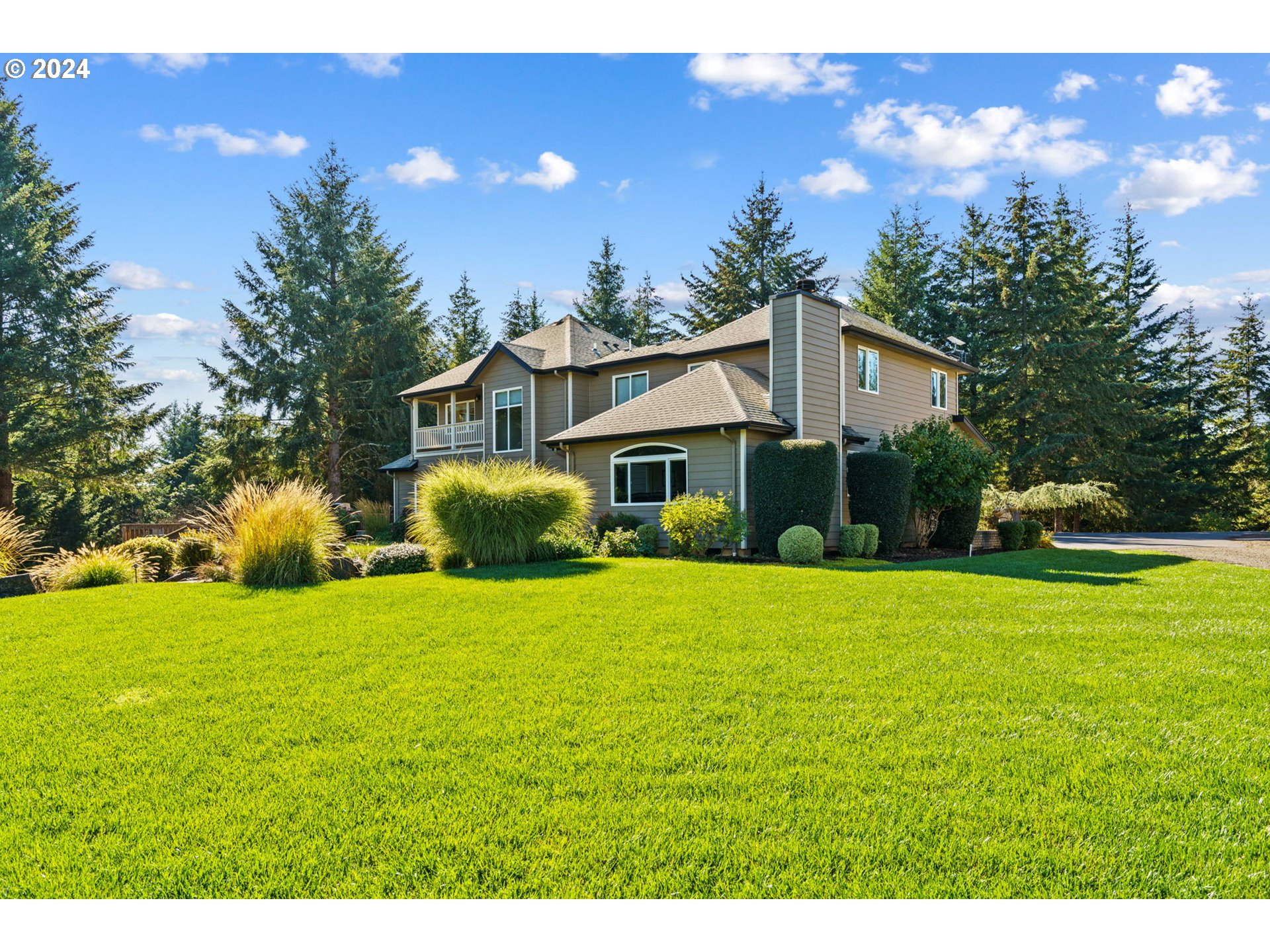 25241 Hall Road Cheshire, OR 97419 - Photo 37 of 48 a front view of a house with yard and green space