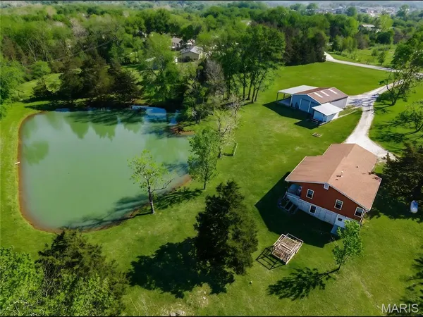 $470,000 | 127 Mar Pat Drive, Wentzville, MO 63385
