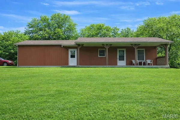 $470,000 | 127 Mar Pat Drive, Wentzville, MO 63385