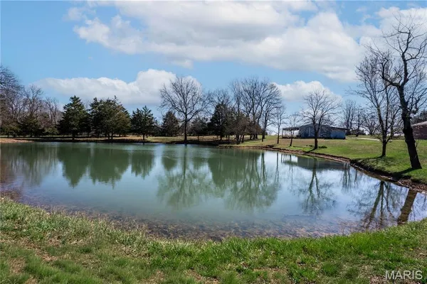 $470,000 | 127 Mar Pat Drive, Wentzville, MO 63385