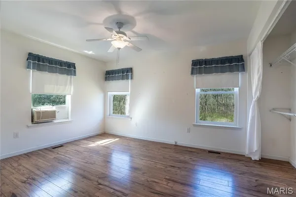 $470,000 | 127 Mar Pat Drive, Wentzville, MO 63385