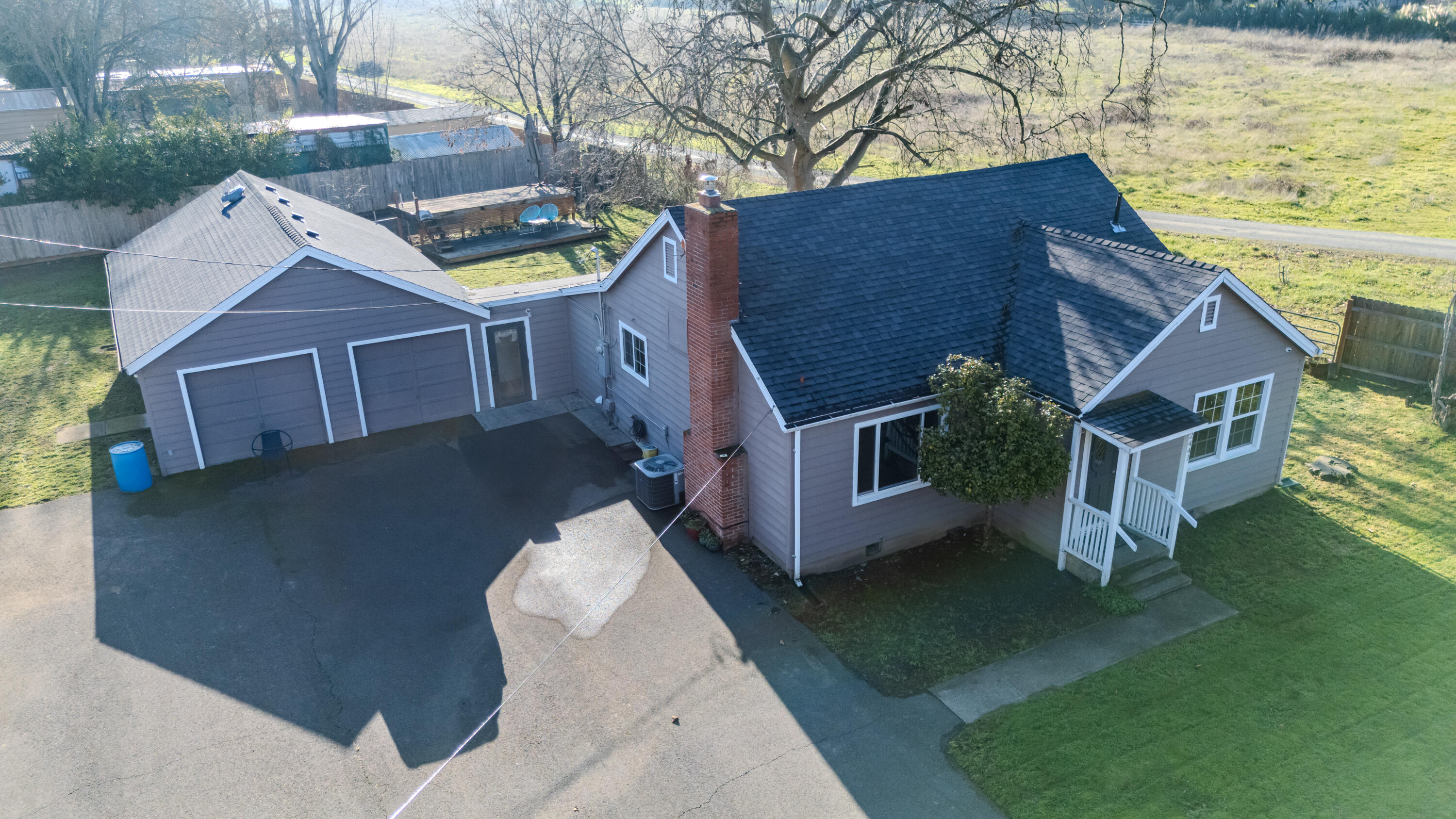 2441 South Stage Road Medford, OR 97501 - Photo 2 of 26 01-2