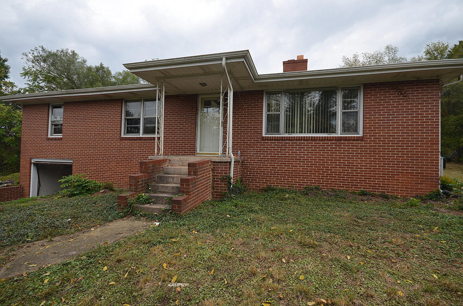 1716 Happy Hill Road Kingsport, TN 37660 - Photo 1 of 17 DSC_0123