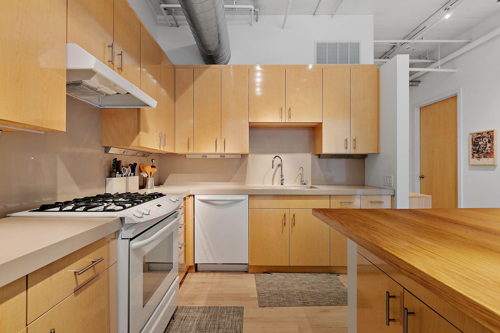 290 Market Street, Unit 314 Minneapolis, MN 55405 - Photo 7 of 40