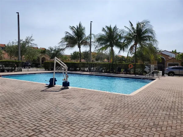 $4,100 | 9731 Northwest 10 Terrace, Miami, FL 33172