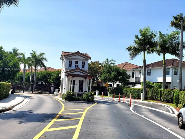 $4,100 | 9731 Northwest 10 Terrace, Miami, FL 33172