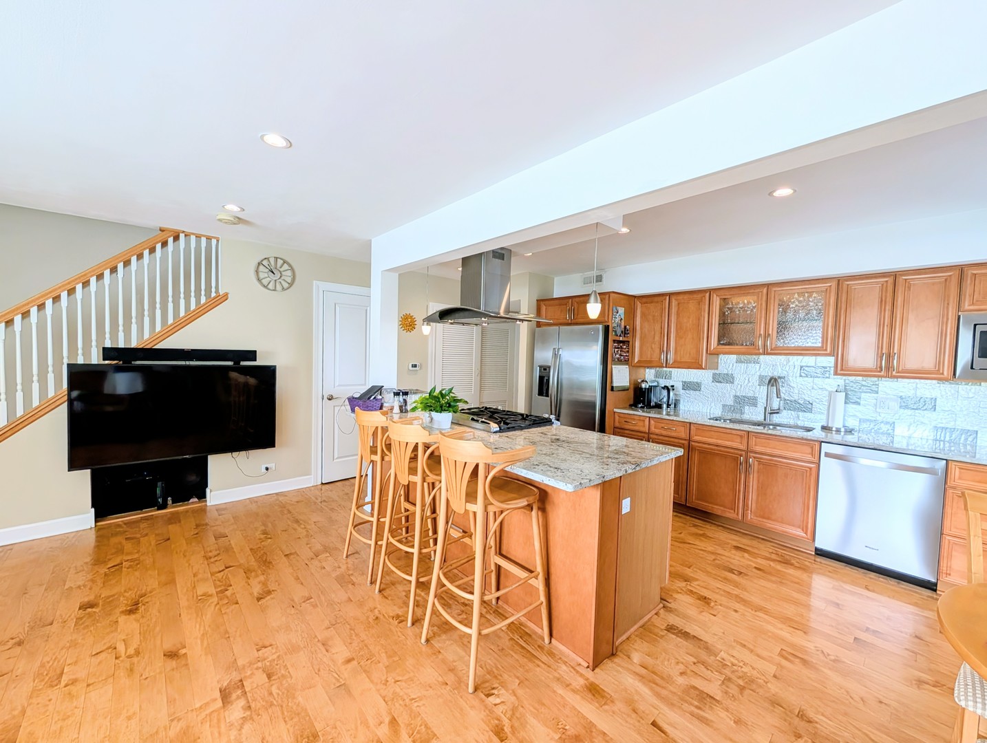 779 Pahl Road, Unit 779 Elk Grove Village, IL 60007 - Photo 5 of 24