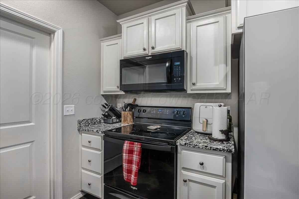 4903 Ratliff Street Amarillo, TX 79118 - Photo 9 of 19 09-Kitchen 2