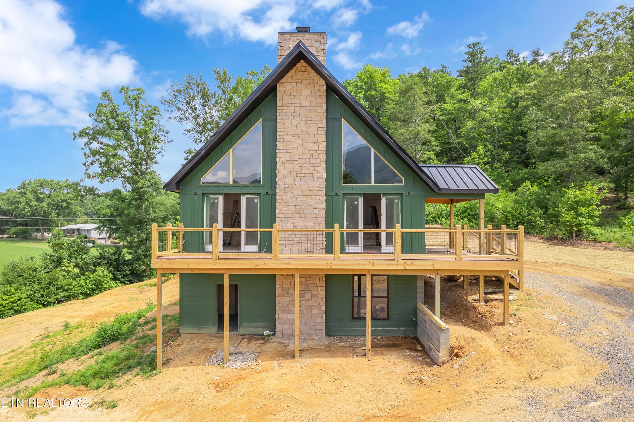 2773 Clabo Road Sevierville, TN 37862 - Photo 2 of 37 Gallery Image 2