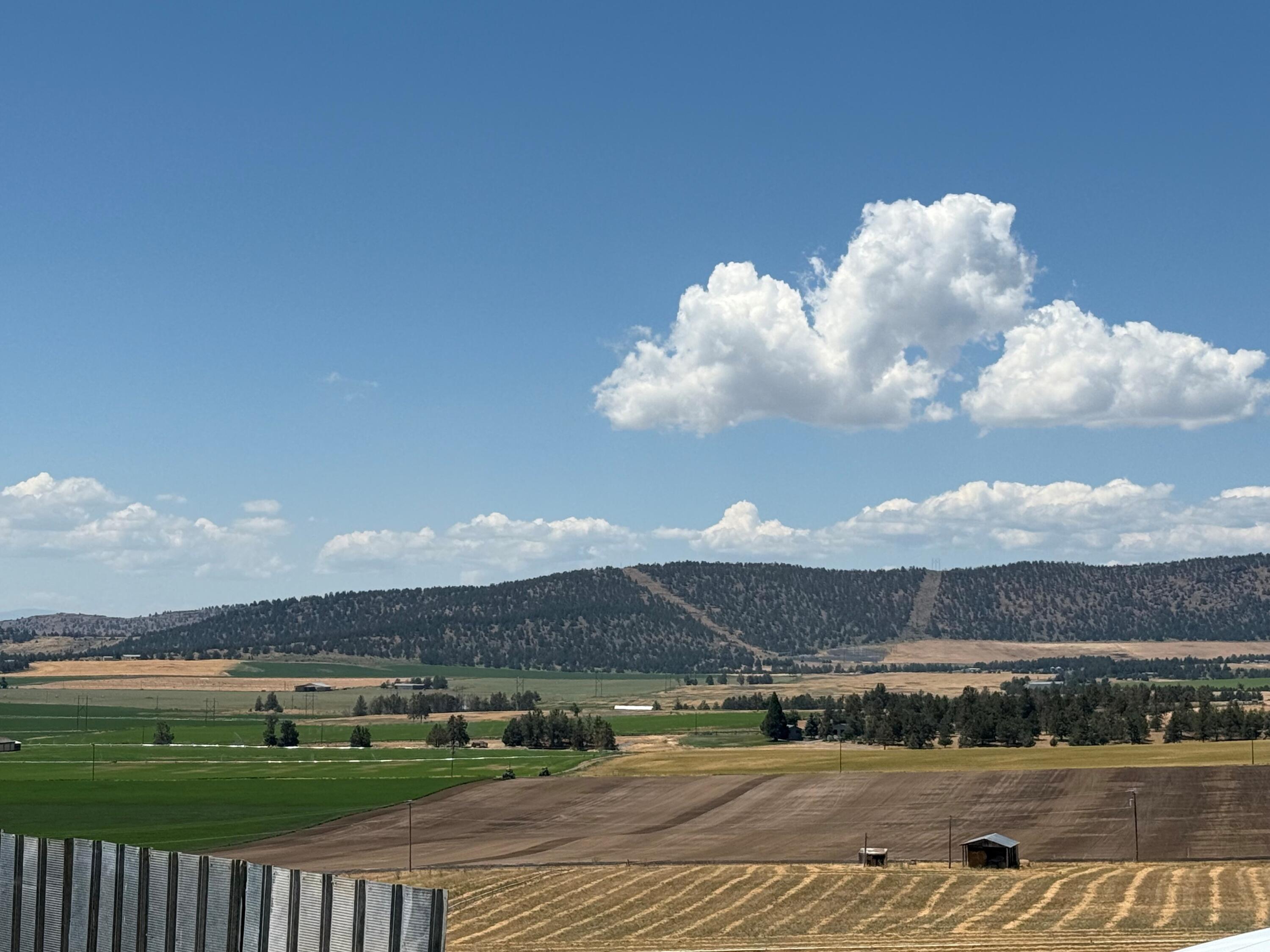 17550 Maupin Road Malin, OR 97632 - Photo 57 of 62 a view of a lake in middle of the town