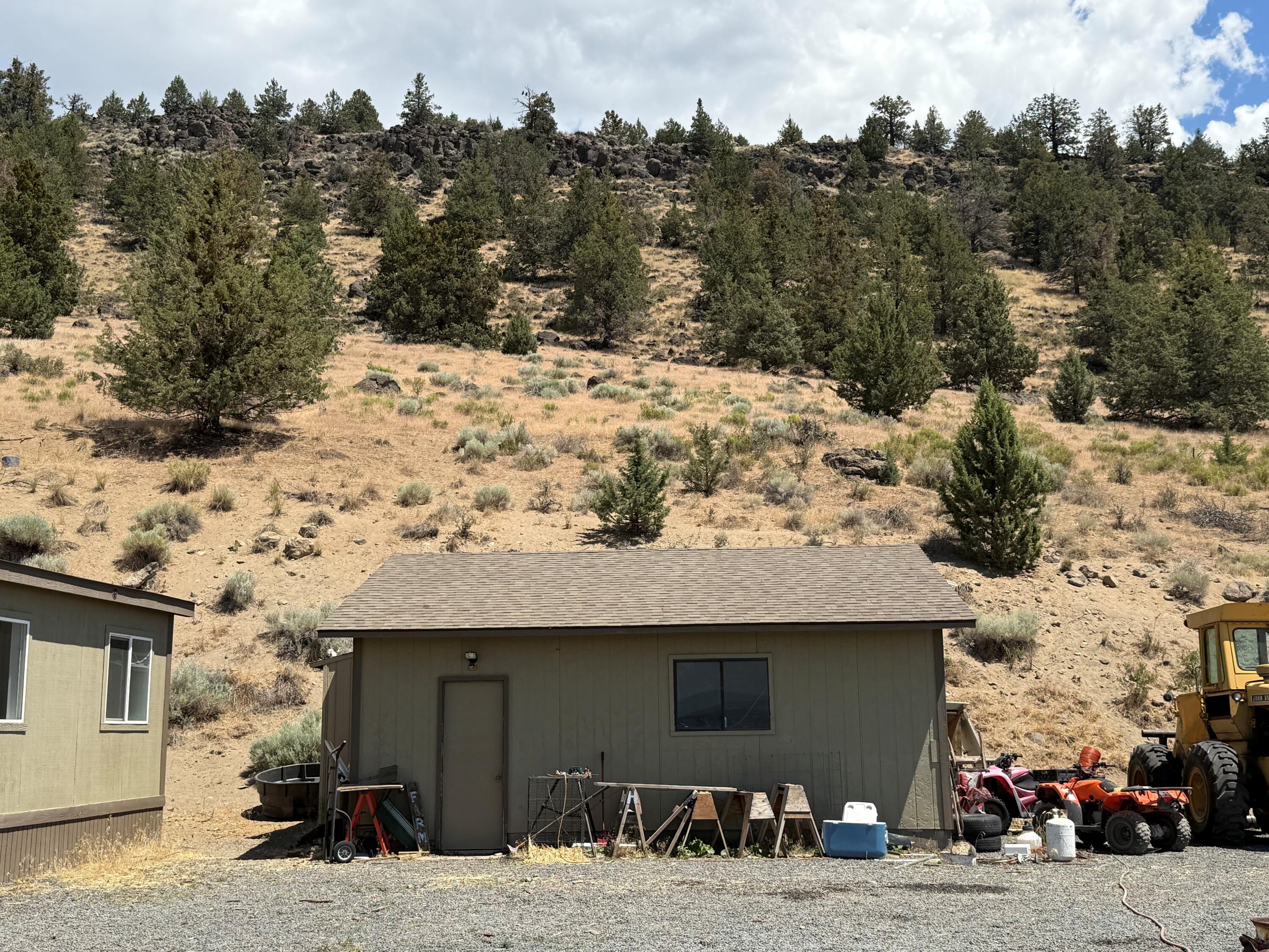 17550 Maupin Road Malin, OR 97632 - Photo 6 of 62 Garage