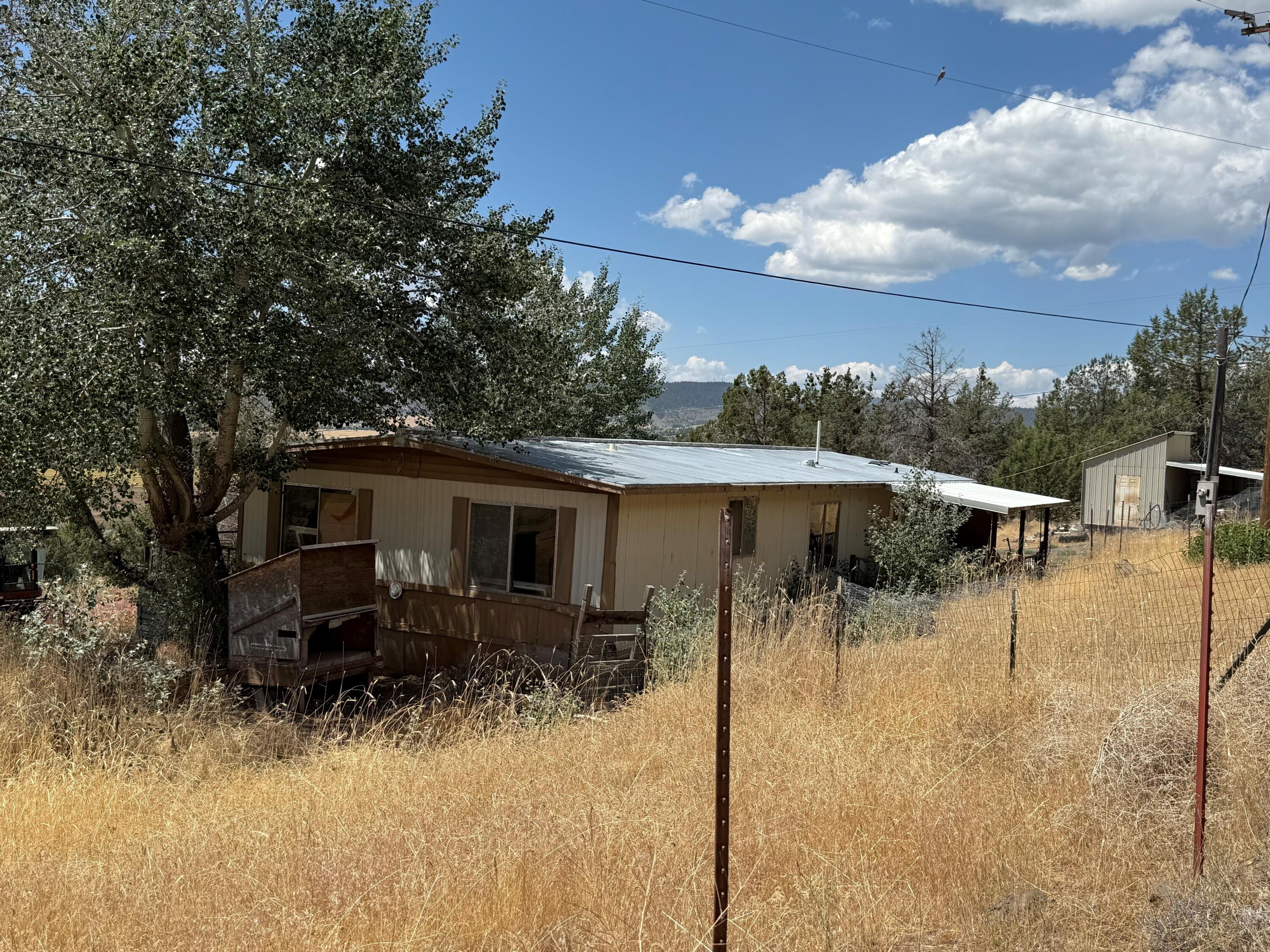 17550 Maupin Road Malin, OR 97632 - Photo 62 of 62 a view of a house with a yard
