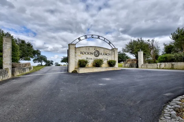 $570,000 | 105 Nicholas Weeks, Blanco, TX 78606