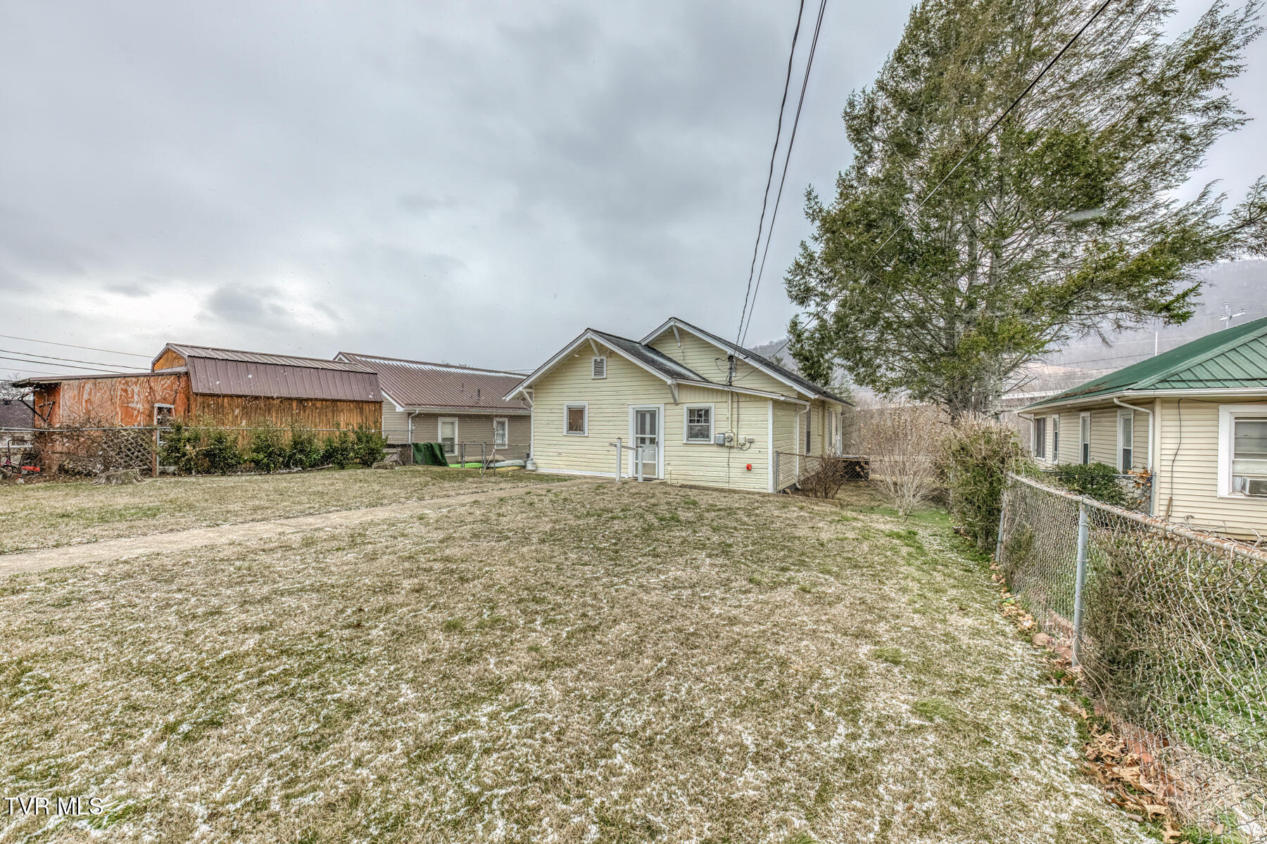 708 North Main Avenue Erwin, TN 37650 - Photo 25 of 28 708 N Main Ave-24