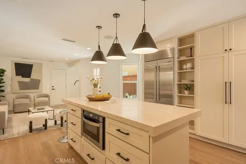$2,850,000 | 519 10th Street, Huntington Beach, CA 92648