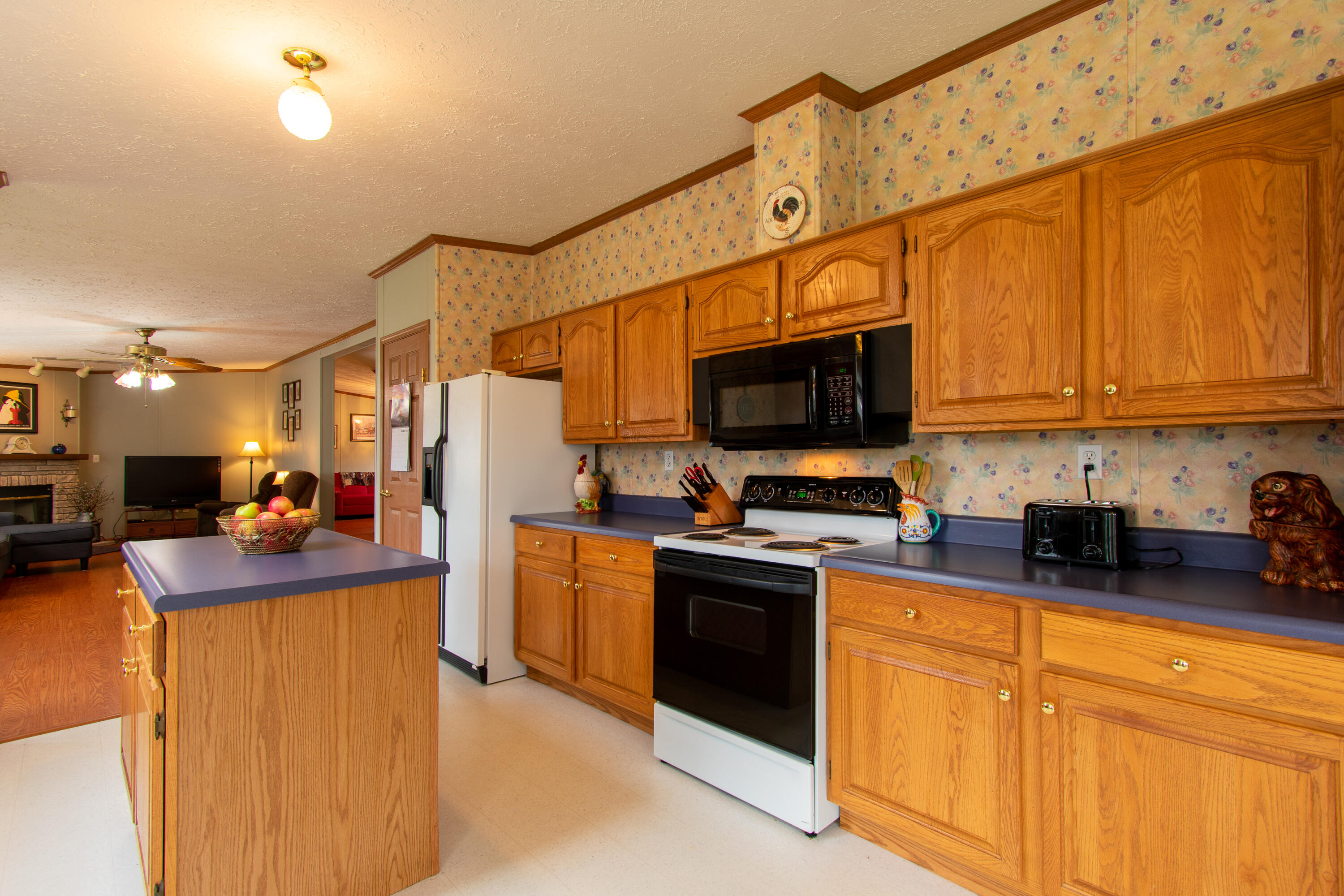 18 Chapel Road Waldoboro, ME 04572 - Photo 12 of 42 18 Chapel Rd-24