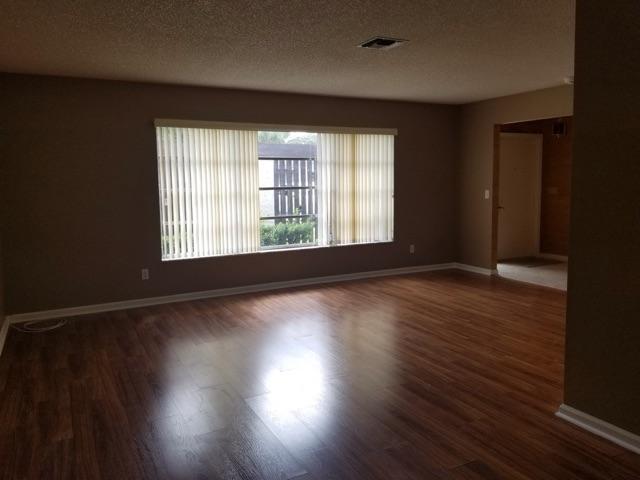 5701 Pennock Point Road Jupiter, FL 33458 - Photo 8 of 22 liv frm din