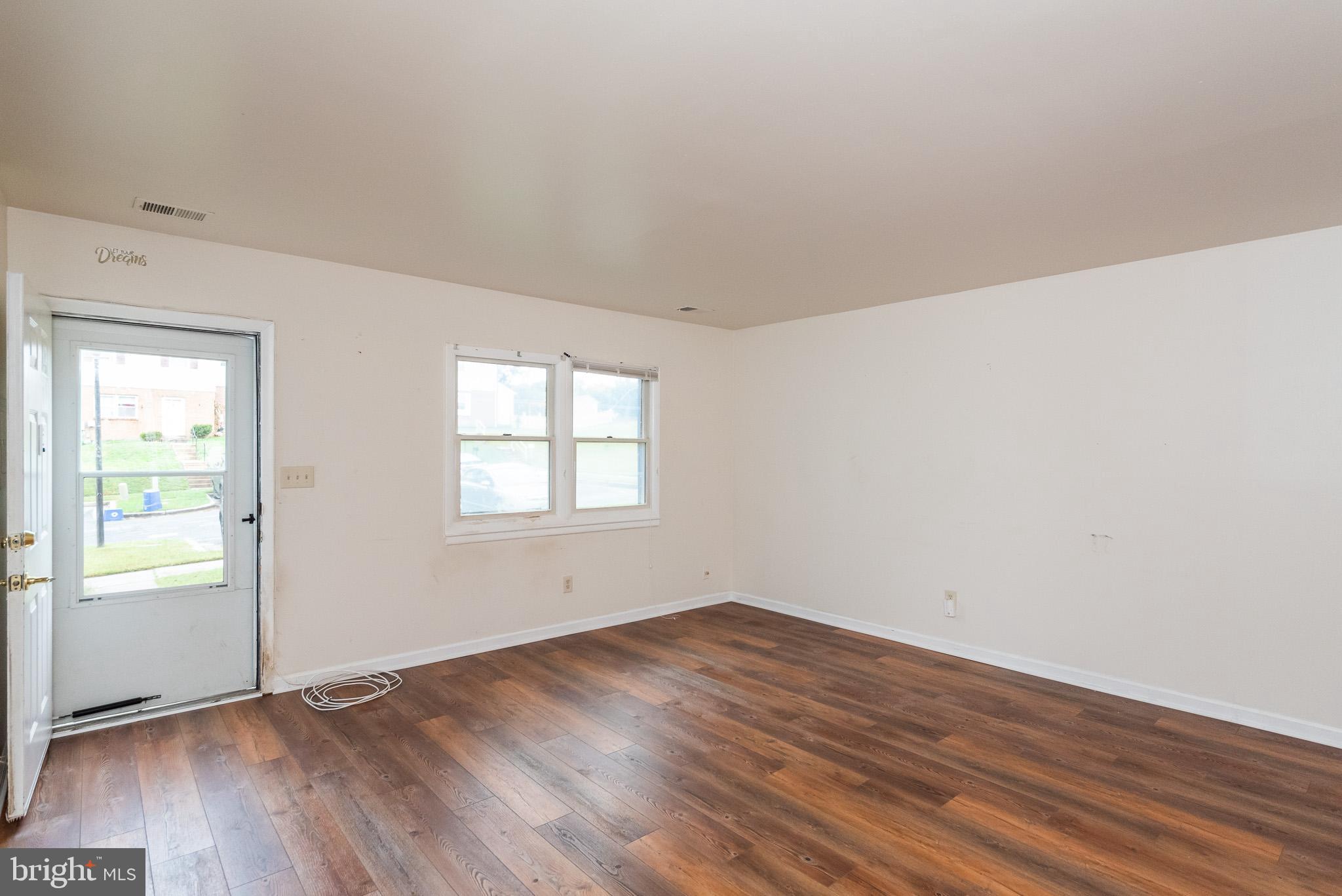 29 Kintore Court Baltimore, MD 21234 - Photo 3 of 32