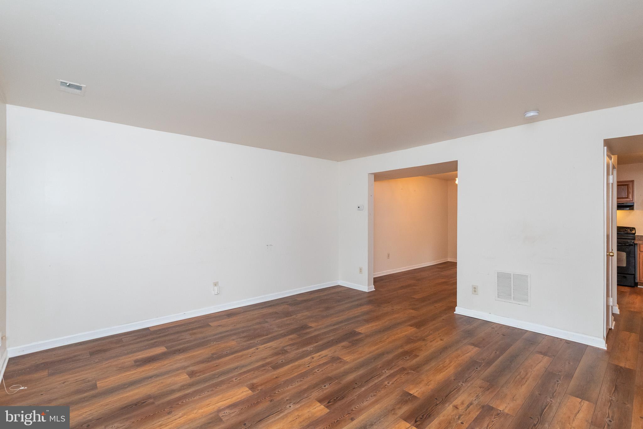 29 Kintore Court Baltimore, MD 21234 - Photo 6 of 32