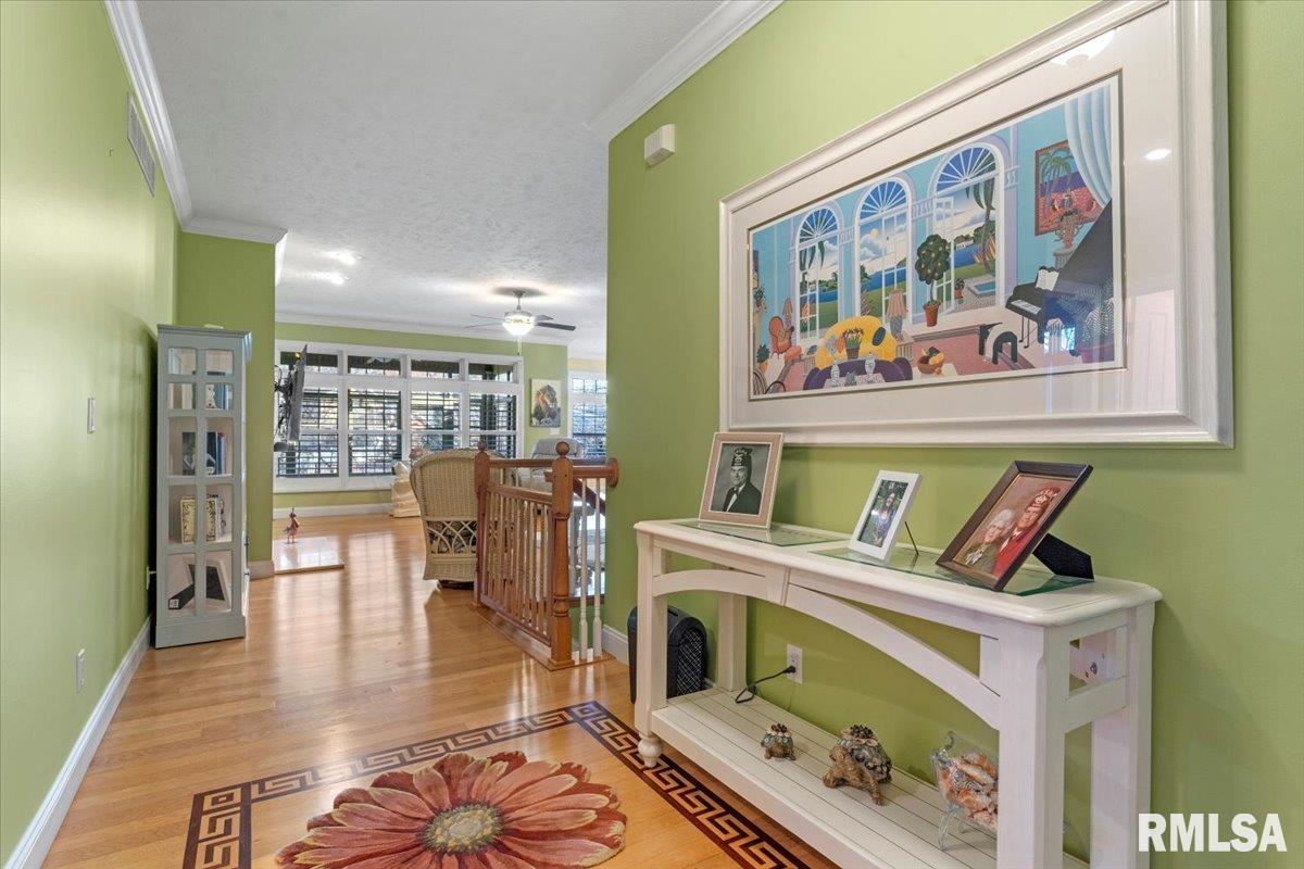 2408 Aaron Court Springfield, IL 62704 - Photo 3 of 37 Gallery Image 3