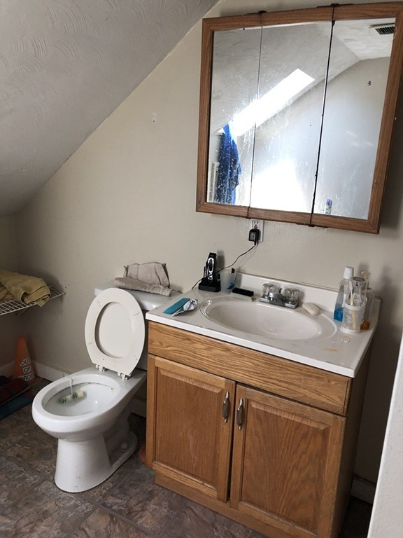 279 Locust Street Fall River, MA 02720 - Photo 11 of 15 Gallery Image 11