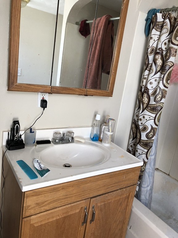 279 Locust Street Fall River, MA 02720 - Photo 12 of 15 Gallery Image 12
