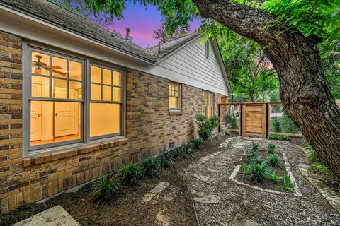 $2,150,000 | 1704 Travis Heights Boulevard, Austin, TX 78704