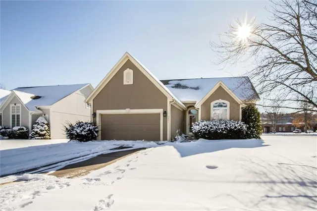 $325,000 | 5801 Northeast Hidden Meadow Drive, Lee's Summit, MO 64064