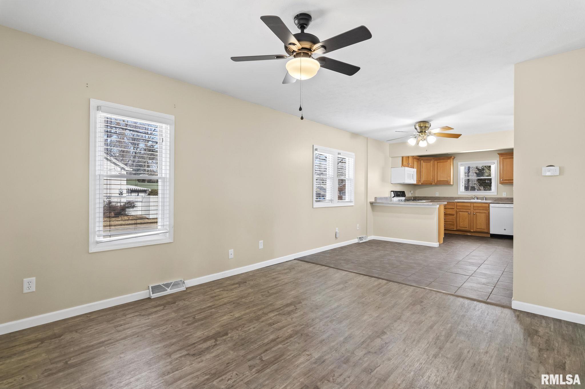 3300 South 4th Street Springfield, IL 62703 - Photo 4 of 29