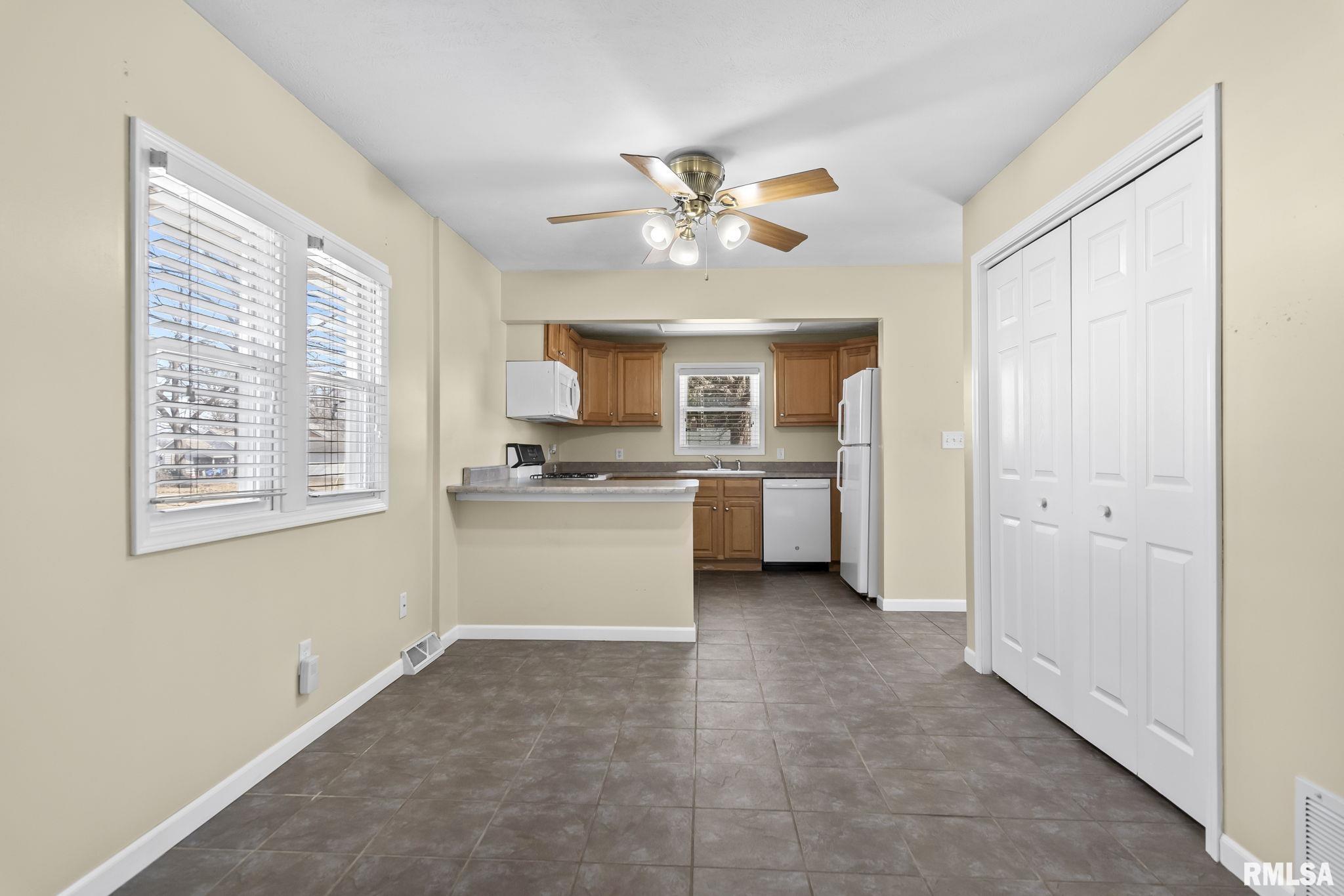 3300 South 4th Street Springfield, IL 62703 - Photo 6 of 29
