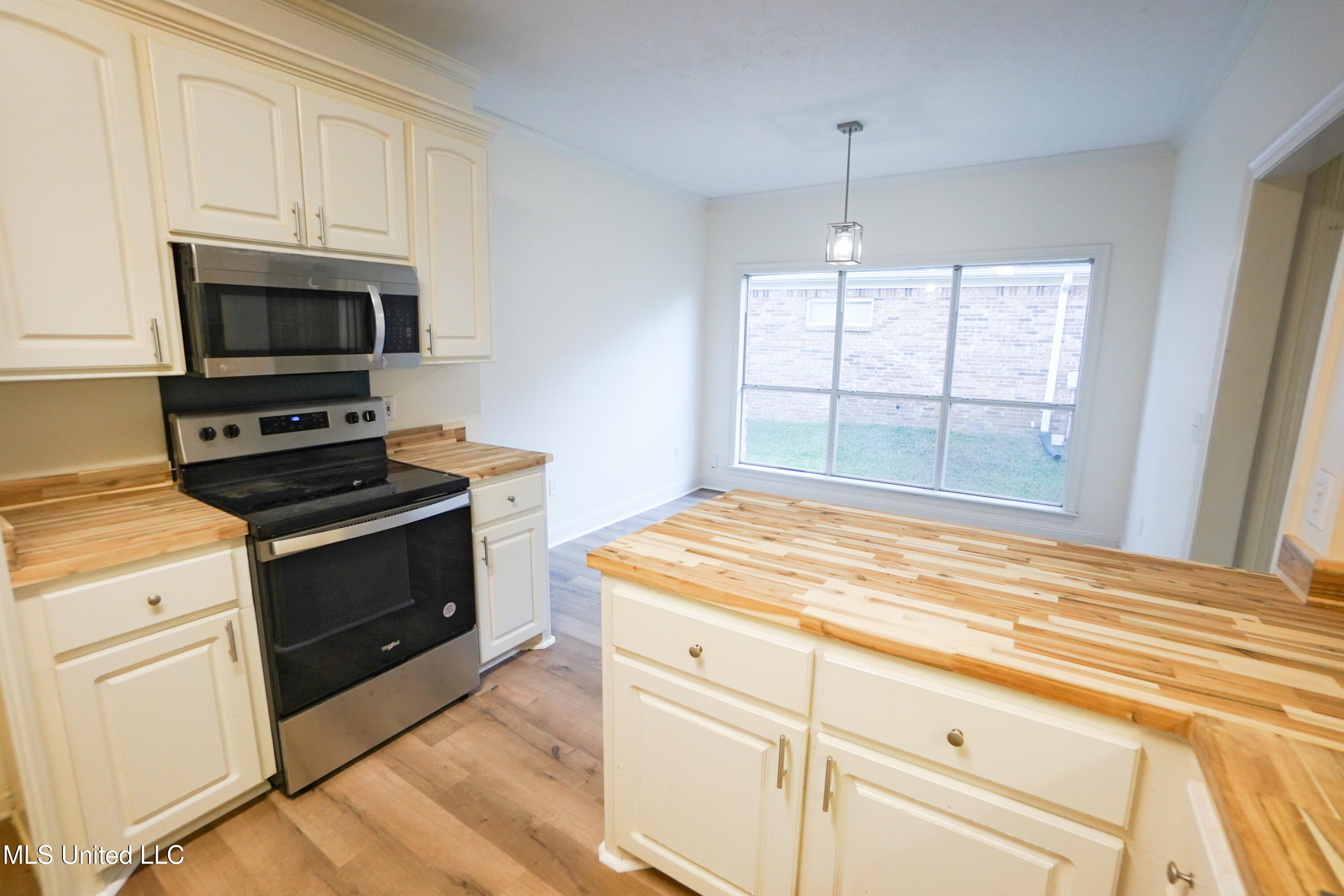 402 Forest Lane Ridgeland, MS 39157 - Photo 4 of 19 DSC09031