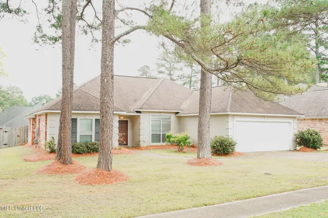 $279,000 | 402 Forest Lane, Ridgeland, MS 39157