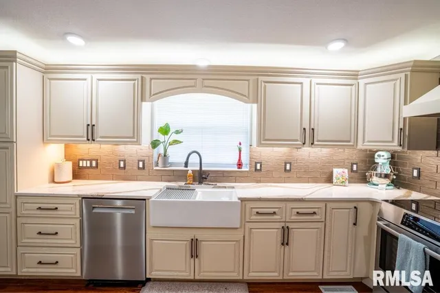 $429,000 | 12451 Dahmer Way, Carterville, IL 62918