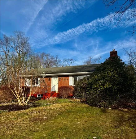 a view of outdoor space and garden view