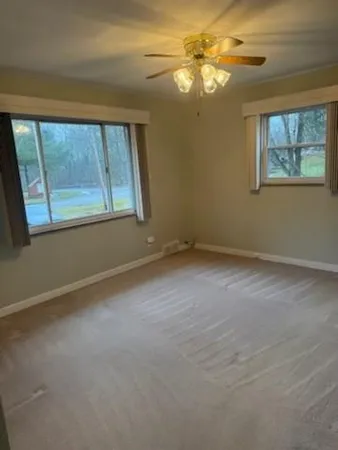 a view of empty room with window