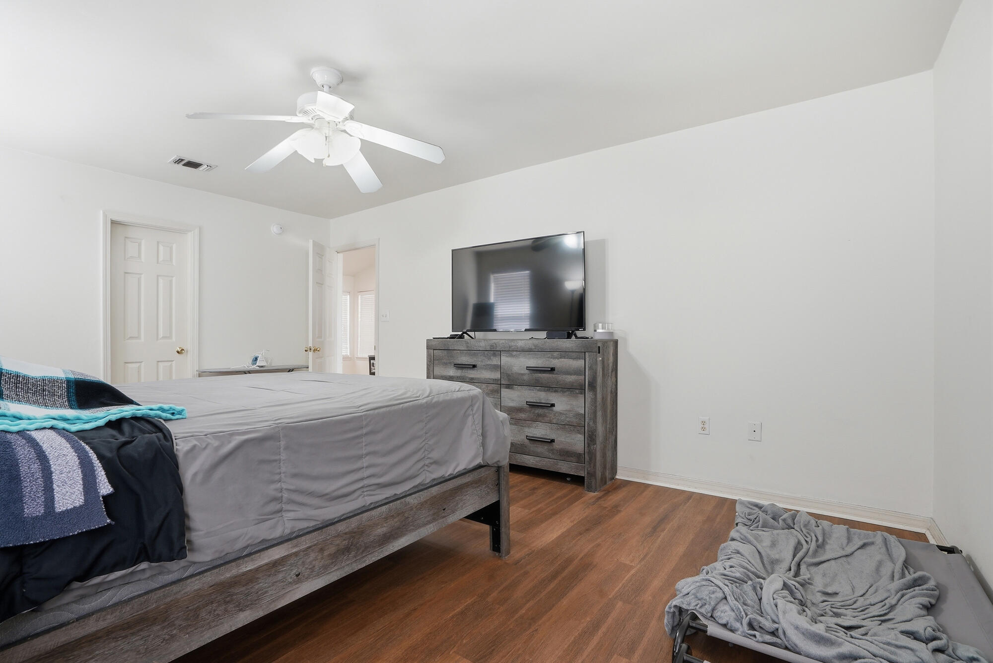 4719 Connor Drive Crestview, FL 32539 - Photo 15 of 29 4719_connor_dr_awp_media-053