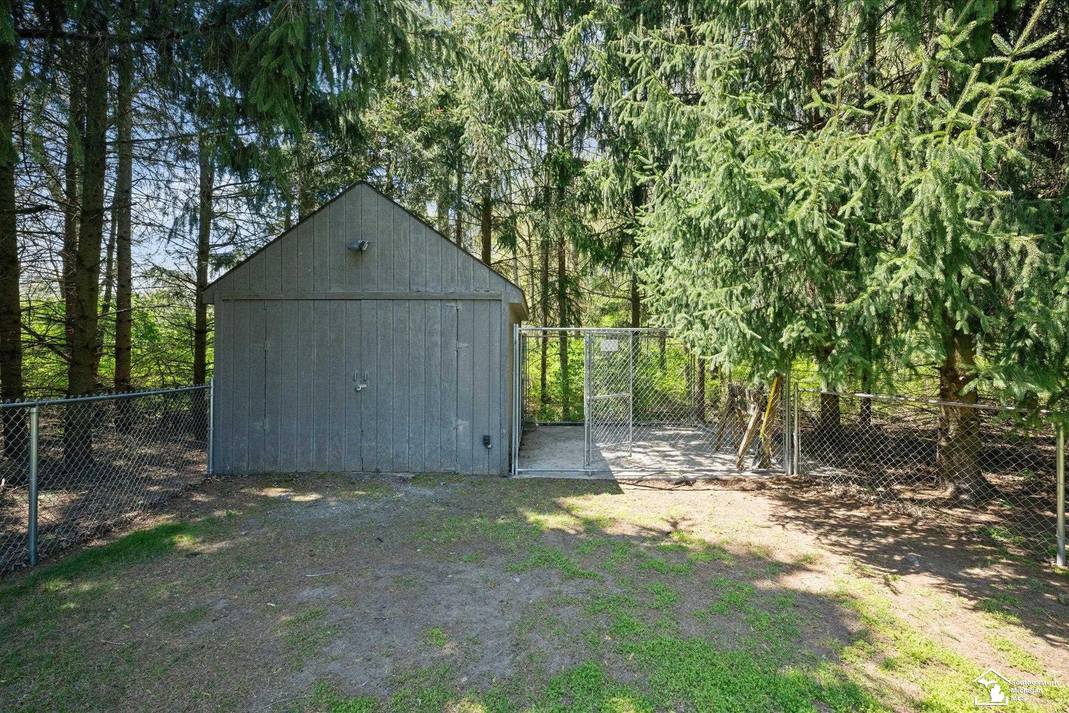 14340 Dixon Road Dundee, MI 48131 - Photo 37 of 53 50173252-5423b29d-d181-43c0-94d7-40ec82726de8.JPG
