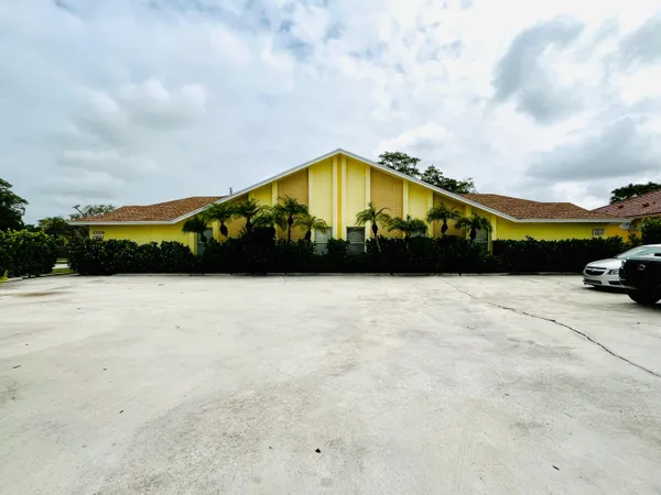 $2,750 | 13707 Yarmouth Court, Wellington, FL 33414