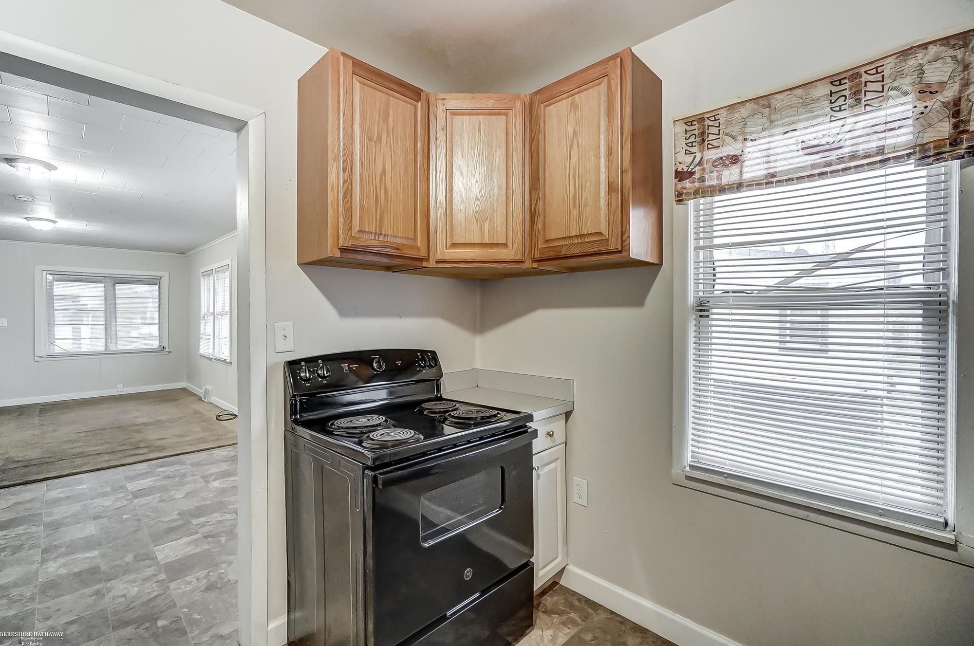 82 Forest Street River Rouge, MI 48218 - Photo 13 of 43 50161382-54cb77a1-e8df-4fb6-ad3b-903ca249095c.JPG