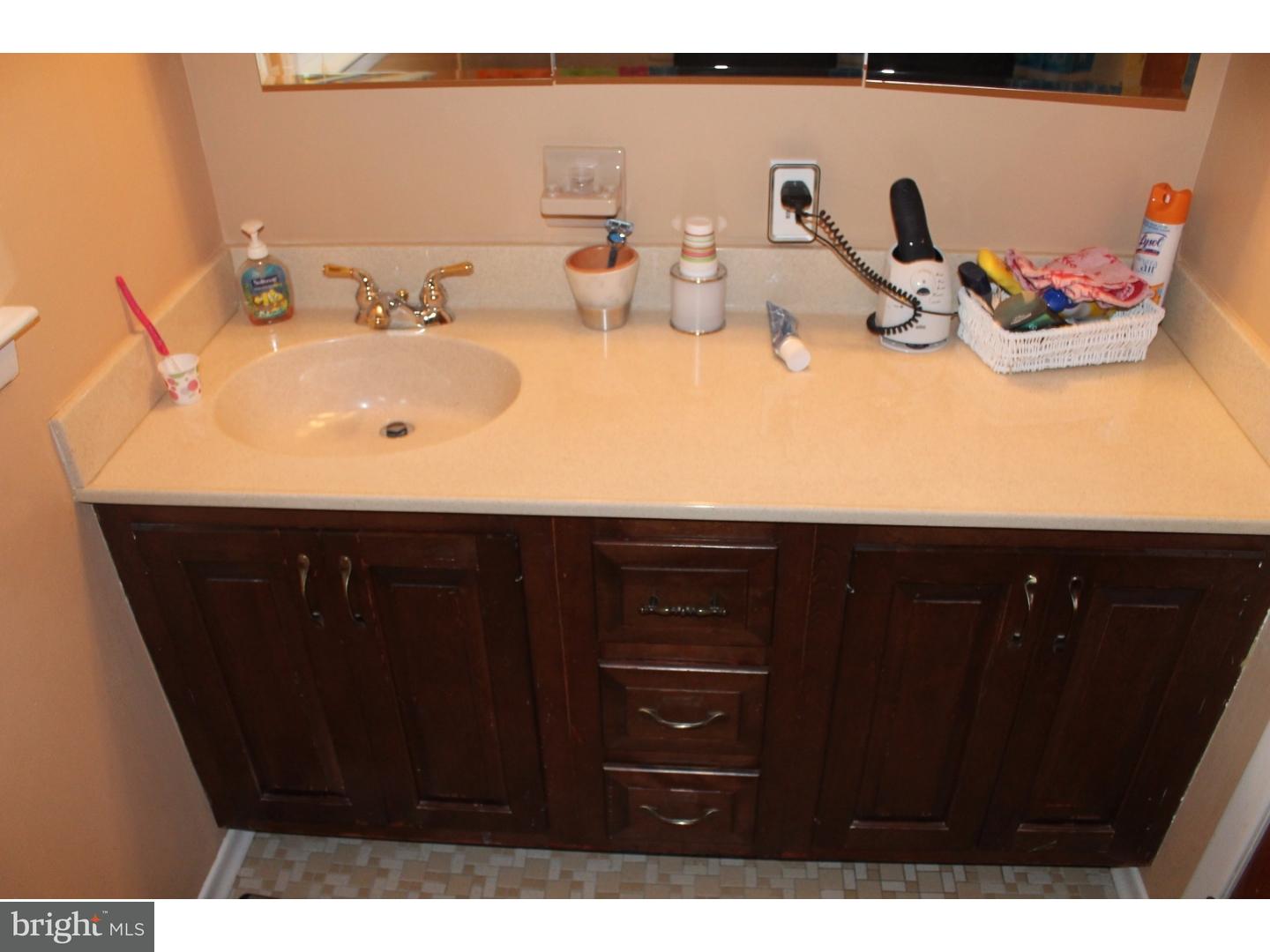 1142 Cushmore Road Southampton, PA 18966 - Photo 20 of 25 Bathroom