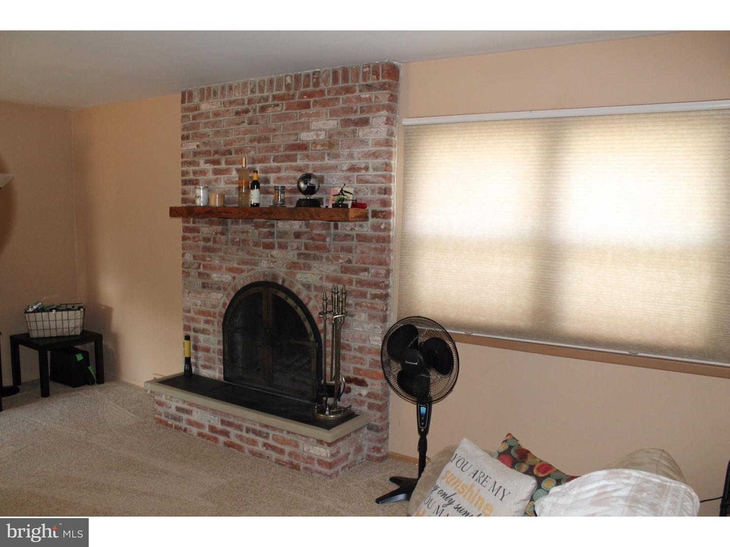 1142 Cushmore Road Southampton, PA 18966 - Photo 10 of 25 Living Room