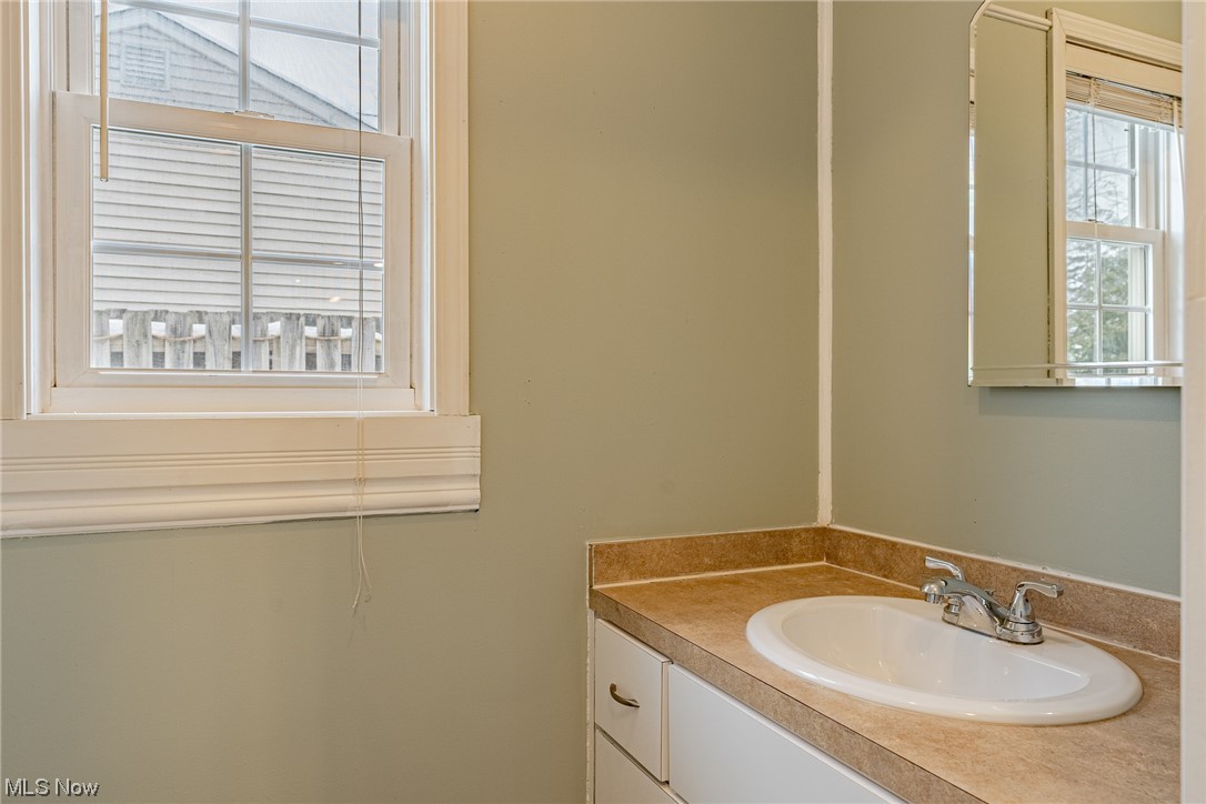 6356 Highland Road Cleveland, OH 44143 - Photo 13 of 30