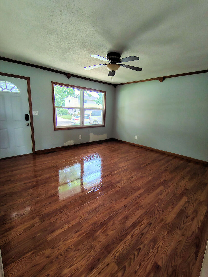 1036 Avenue East Rochelle, IL 61068 - Photo 5 of 12
