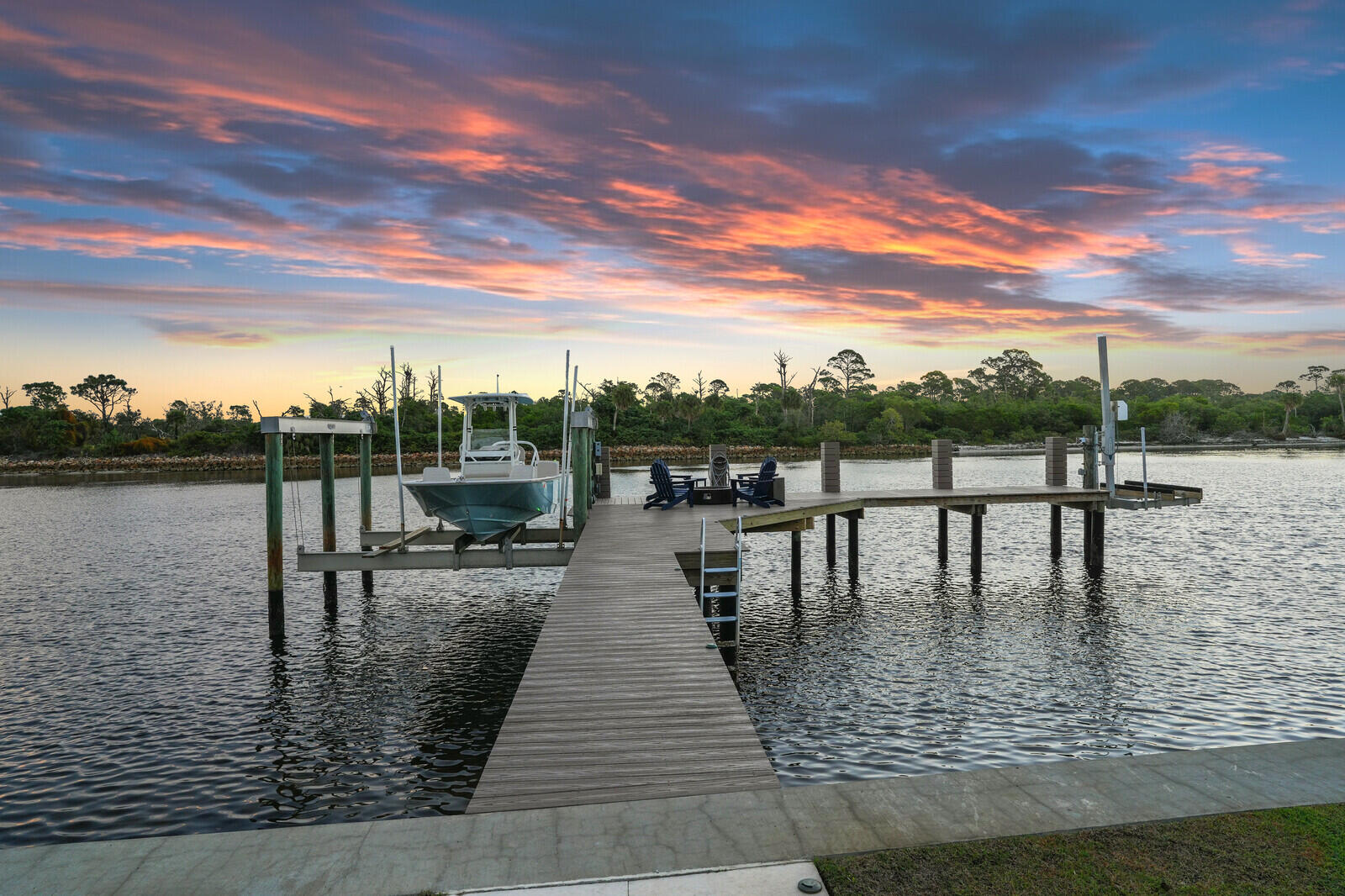 14140 Paradise Point Road Palm Beach Gardens, FL 33410 - Photo 90 of 148 a lake view with a ocean view