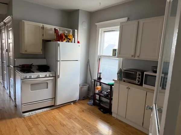 $1,850 | 1933 North Damen Avenue, Unit 3, Chicago, IL 60647