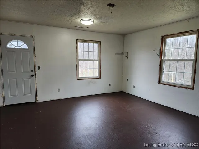 $91,998 | 13515 Buffalo Trace Road, Palmyra, IN 47164