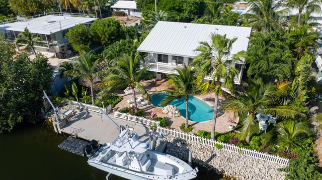 $2,399,000 | 240 Mohawk Street, Tavernier, FL 33070